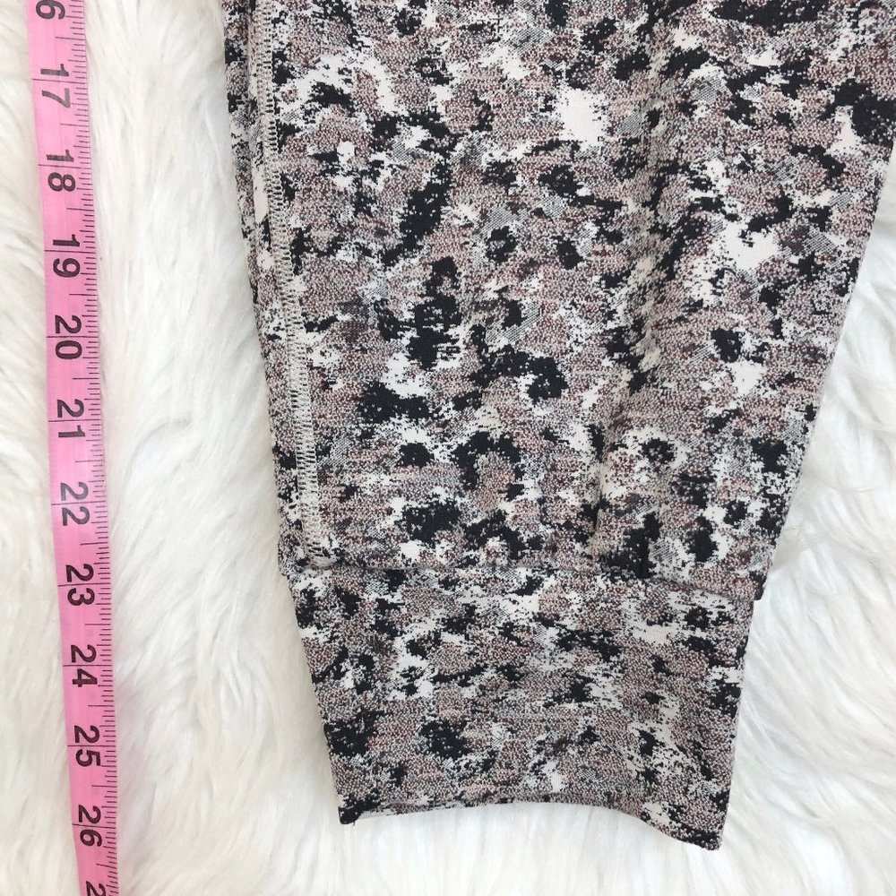 ATHLETA Salutation Textured Jogger in Meadow Decadent Chocolate L - Picture 12 of 15